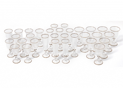 סט גביעים וכוסות עשויים זכוכית בסגנון ונציאני, דגם ספירלי מחורץ ופסי זהב