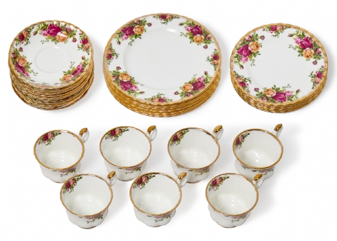 חלקי סט פורצלן אנגלי מתוצרת רויאל אלברט דגם Old Country Roses