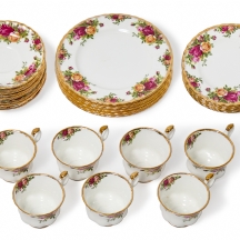 חלקי סט פורצלן אנגלי מתוצרת רויאל אלברט דגם Old Country Roses