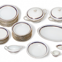 חלקי סט פולני מעוטר בזהב וכחול