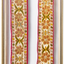 שני פסי בד רקומים