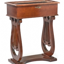 רהיט תצוגה קטן עשוי עץ וזכוכית