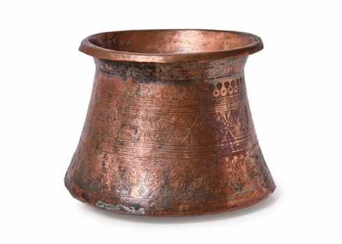 סיר פרסי עתיק בן מעל 100 שנה עשוי נחושת עיטורי חריטה ידניים בדגם בעלי חיים