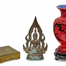 שלושה חפצי נוי