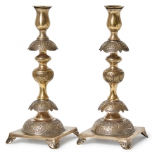 זוג פמוטים לשבת בסגנון פולני ורשאי עתיק עשויים פליז, לא חתומים