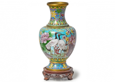 כד קלואזונה (Cloisonne) סיני עשוי נחושת מוזהבת ואמייל