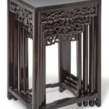 קן (Nest) של 4 שולחנות סיניים בגדלים מדורגים