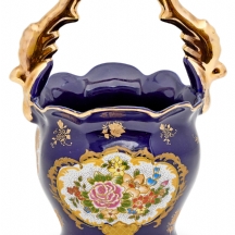 כלי פורצלן דקורטיבי, בכחול קובלט עם עיטורי זהב ופרחים צבעוניים