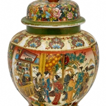 צנצנת פורצלן יפנית עשויה בסגנון סאטסומה (Satsuma)