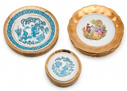 חלקי סט פורצלן סובייטי מעוטר באמייל תכלת וזהב חתום