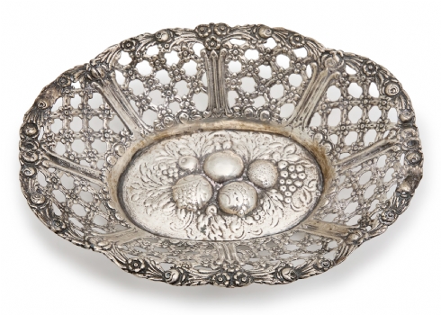 כלי כסף מתוצרת חברת 'הצורפים', עשוי כסף '800' חתום, משקל: 163 גרם