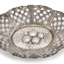 כלי כסף מתוצרת חברת 'הצורפים', עשוי כסף '800' חתום, משקל: 163 גרם