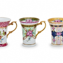 סט שלושה ספלי פורצלן דקורטיביים