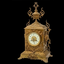 שעון צרפתי ישן בסגנון עתיק