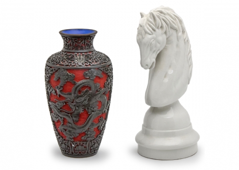 שני חפצי נוי