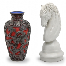 שני חפצי נוי