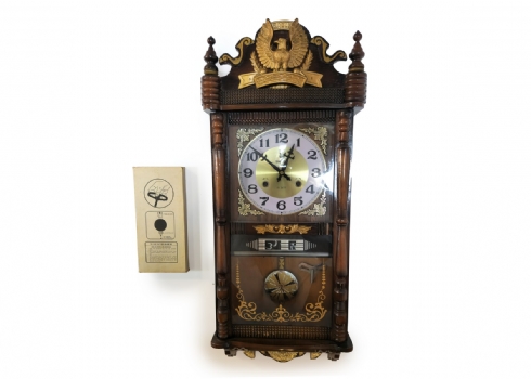 שעון אורלוגין בסגנון עתיק עשוי עץ וזכוכית, מגיע עם מטוטלת נוספת באריזה מקורית