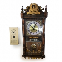 שעון אורלוגין בסגנון עתיק עשוי עץ וזכוכית, מגיע עם מטוטלת נוספת באריזה מקורית