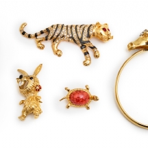 חמישה תכשיטי אופנה שונים