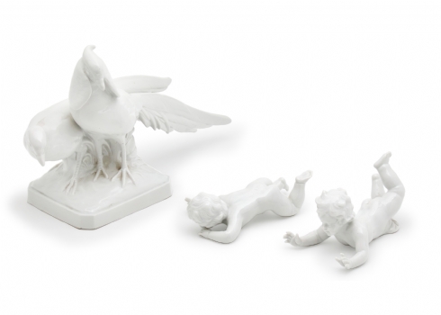 שלושה פסלי פורצלן לבן תוצרת:  Unter Weiss Bach Germany, גרמניה