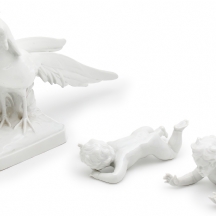 שלושה פסלי פורצלן לבן תוצרת:  Unter Weiss Bach Germany, גרמניה