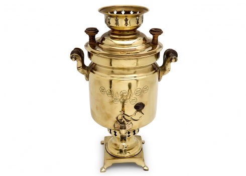 סמובר רוסי מסוף המאה ה-19, בעל ידיות עץ