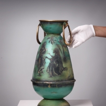 כד ישראליאנה משנות ה-50/60 עשוי נחושת ואמייל, חתום