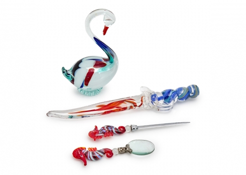 ארבעה חפצי נוי איטלקים עשויים זכוכית (מורנו)