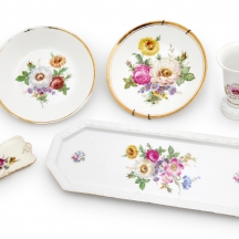 חמישה כלי פורצלן שונים תוצרת רוזנטל (Rosenthal)