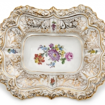 מגש פורצלן גרמנית בסגנון מייסן (Meissen)