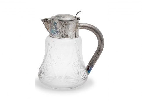 קנקן להגשת שתיה קרה עשוי קריסטל ומתכת מצופה כסף, המבחנה הפנימית לקוביות קרח חסרה