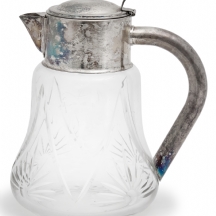 קנקן להגשת שתיה קרה עשוי קריסטל ומתכת מצופה כסף, המבחנה הפנימית לקוביות קרח חסרה