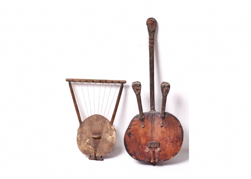 שני כלי נגינה אפריקאיים מסורתיים