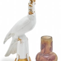 לוט של כד גאלה ופסלון פורצלן בעיצוב פריץ קלה