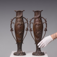 זוג אגרטלים צרפתים מתקופת סגנון האר נובו עשויים שפלטר