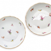 שתי קערות פורצלן גרמניות איכותית ועתיקות מתוצרת 'מייסן' (Meissen), חתומות