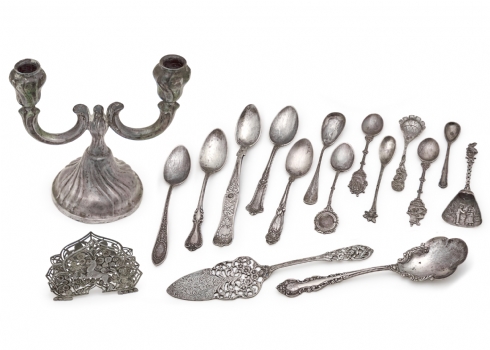 לוט של 17 חפצי כסף ישנים ועתיקים, יצרנים ודגמים שונים, חתומים