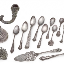 לוט של 17 חפצי כסף ישנים ועתיקים, יצרנים ודגמים שונים, חתומים