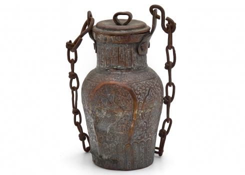 כלי מטבח פרסי עשוי נחושת מרוקעת ביד מתחילת התקופה הקאג'רית (Qajar)