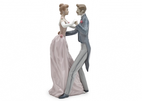פסל עשוי פורצלן תוצרת ליאדרו (Lladro) - 'זוג רוקדים', חתום