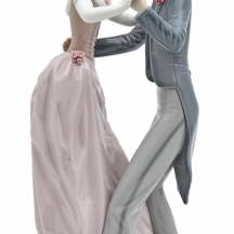 פסל עשוי פורצלן תוצרת ליאדרו (Lladro) - 'זוג רוקדים', חתום