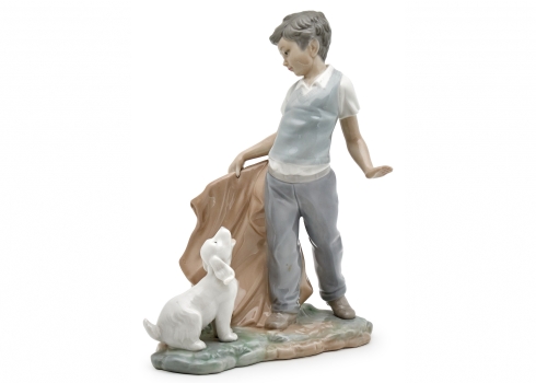 פסל עשוי פורצלן תוצרת ליאדרו (Lladro) - 'נער עם כלב'