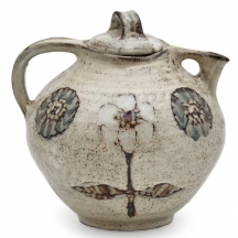 קומקום תה עשוי קרמיקה בעבודת יד (קרמיקת סטודיו), מעוטר בציור יד וחתום