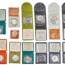 13 מטבעות כסף של החברה הממשלתית למדליות ולמטבעות