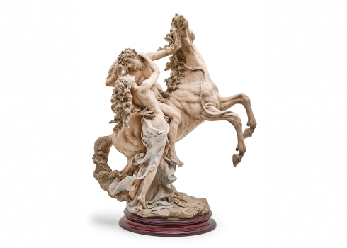 “The Embrace” - פסל גדול בסגנון ג'וזפה ארמני (Giuseppe Armani)