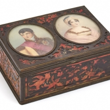 תיבה שולחנית צרפתית עתיקה בסגנון אנדרה שארל בול (André Charles Boulle)