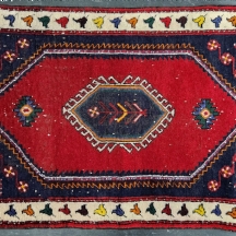 שטיח כפרי בעבודת יד  מוטיבים גאומטריים