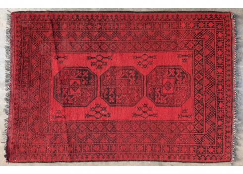 שטיח אפגני מסורתי בעבודת-יד עם מוטיב גולט קלאסי