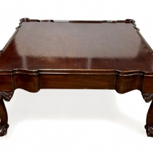 שולחן סלון עץ מלא בסגנון צ'יפנדייל (Chippendale)