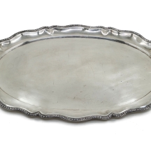 מגש כסף אוסטרו הונגרי עתיק ויפה עשוי כסף 900 חתום וחותמת היצרן בראשי תיבות: S.R